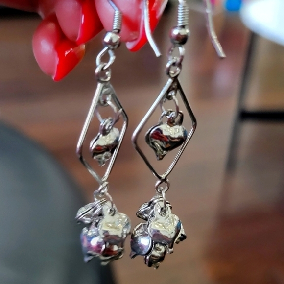 Beautiful Handmade earrings with hearts - Picture 1 of 2